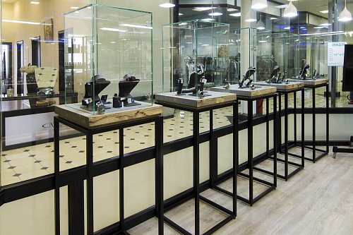 Стеклянная витрина для ювелирного магазина